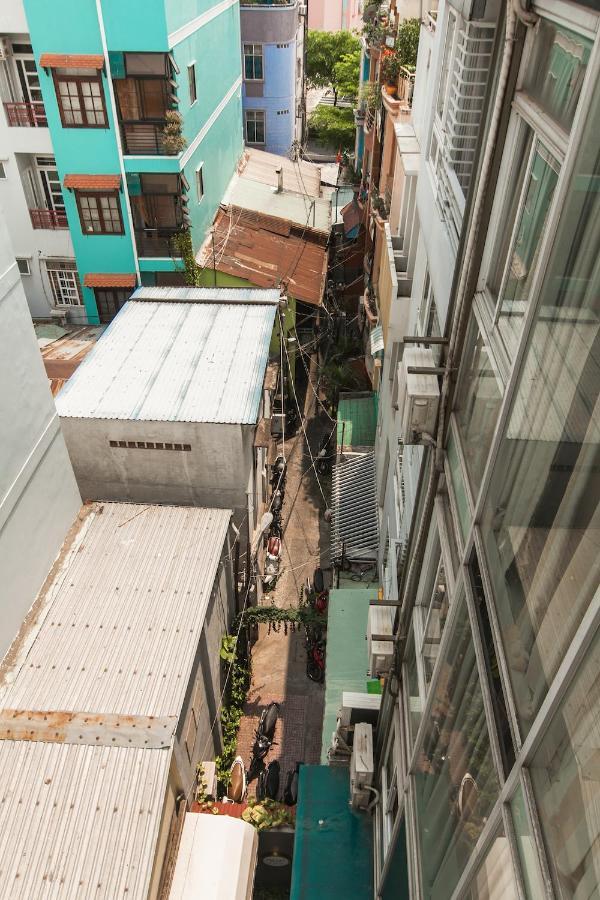 Central Studios At Ben Thanh Market By Circadian Хошимин Экстерьер фото